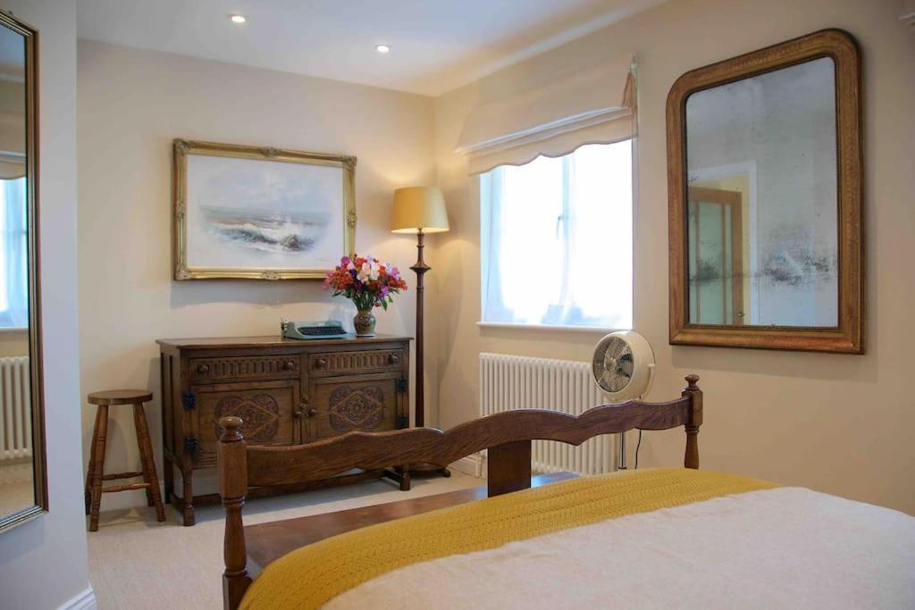Canal View 2 Bedrooms End Of Terrace شيشستر المظهر الخارجي الصورة