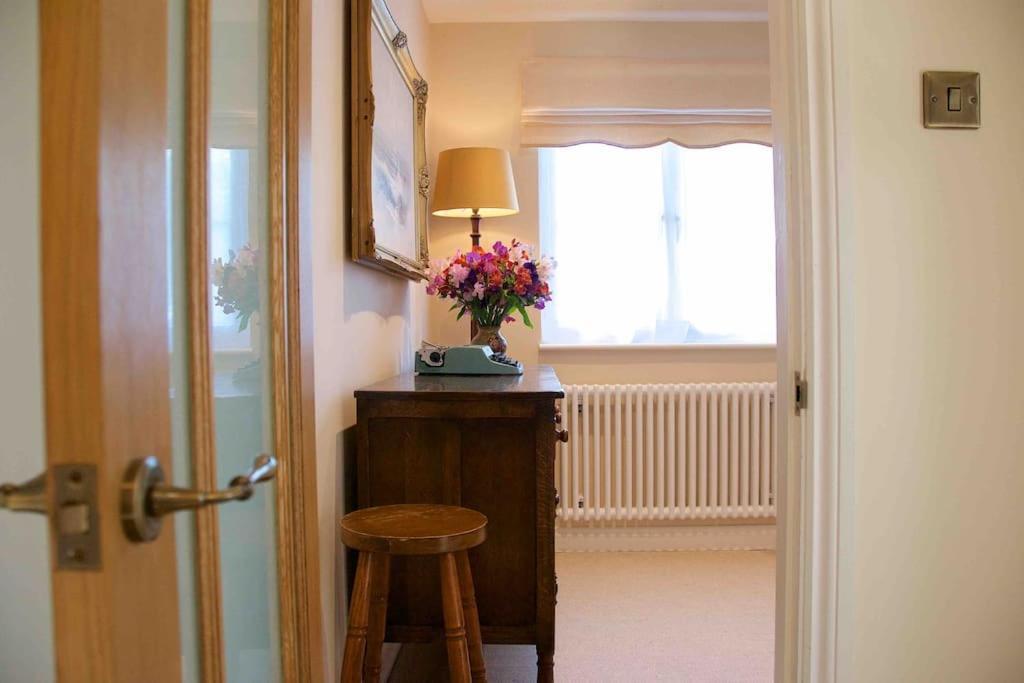 Canal View 2 Bedrooms End Of Terrace شيشستر المظهر الخارجي الصورة