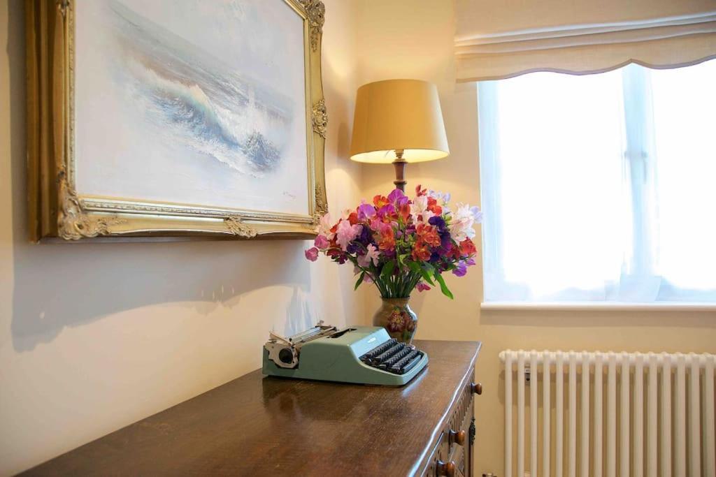 Canal View 2 Bedrooms End Of Terrace شيشستر المظهر الخارجي الصورة